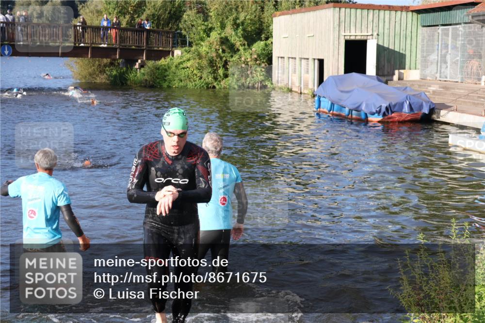 31.08.2025 - Elbe Triathlon Hamburg Luisa Fischer http://msf.ph/oto/8671675 31.08.2025 08:31:58 Schwimmen 182, 216 meine-sportfotos.de