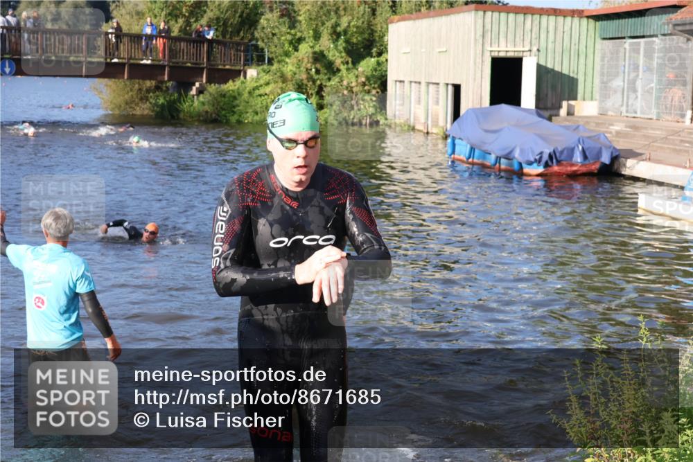 31.08.2025 - Elbe Triathlon Hamburg Luisa Fischer http://msf.ph/oto/8671685 31.08.2025 08:31:59 Schwimmen 216 meine-sportfotos.de