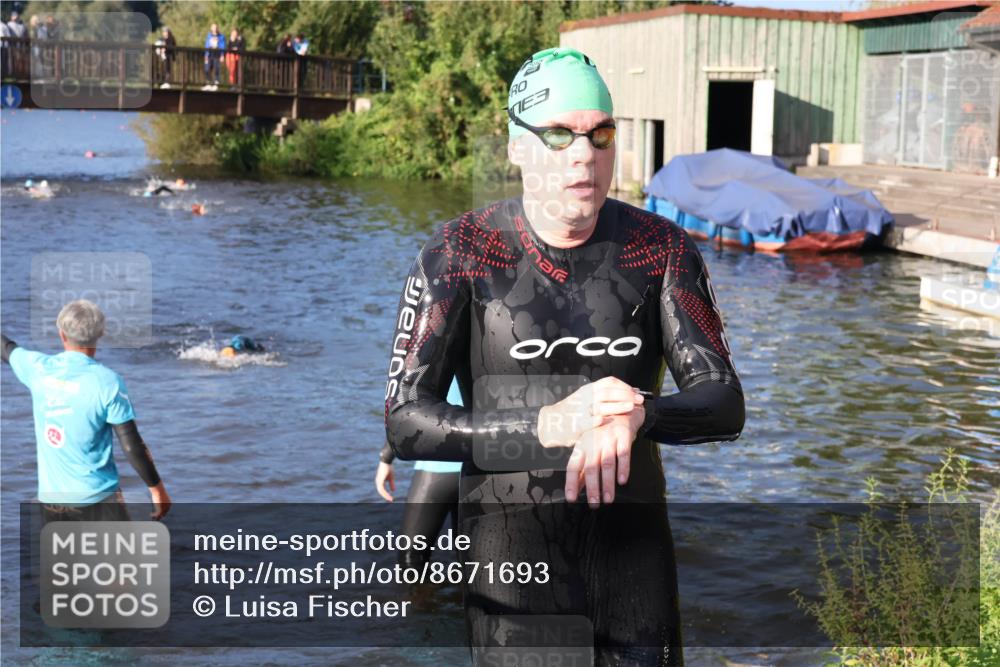 31.08.2025 - Elbe Triathlon Hamburg Luisa Fischer http://msf.ph/oto/8671693 31.08.2025 08:31:59 Schwimmen 216 meine-sportfotos.de