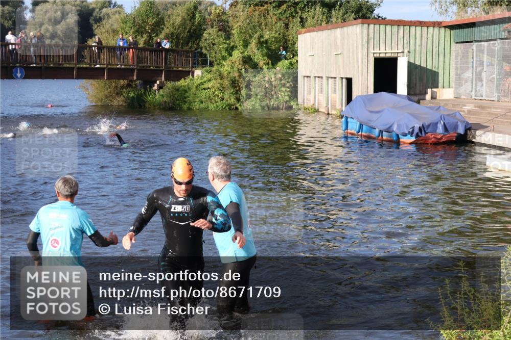 31.08.2025 - Elbe Triathlon Hamburg Luisa Fischer http://msf.ph/oto/8671709 31.08.2025 08:32:09 Schwimmen 166, 185 meine-sportfotos.de