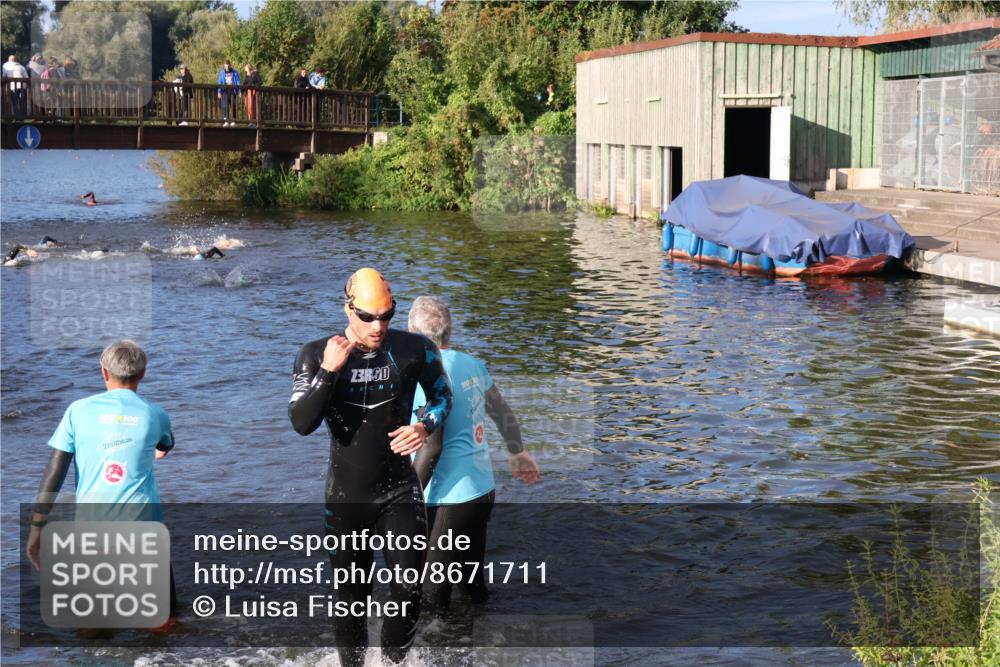 31.08.2025 - Elbe Triathlon Hamburg Luisa Fischer http://msf.ph/oto/8671711 31.08.2025 08:32:10 Schwimmen 166, 185 meine-sportfotos.de