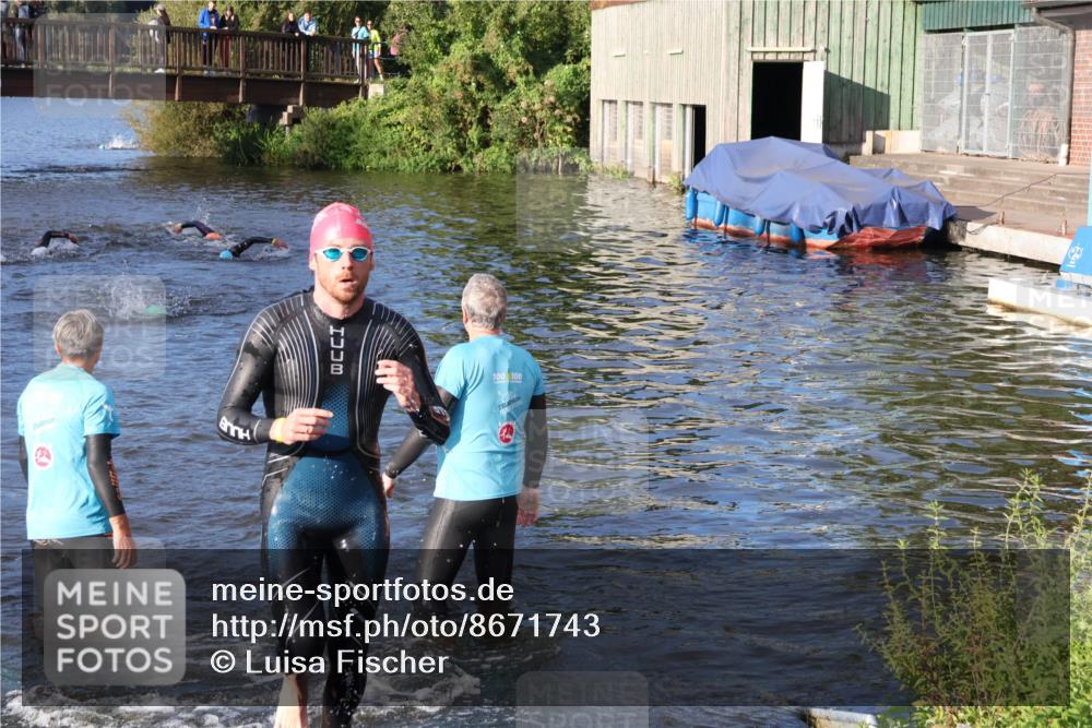 31.08.2025 - Elbe Triathlon Hamburg Luisa Fischer http://msf.ph/oto/8671743 31.08.2025 08:32:18 Schwimmen 185 meine-sportfotos.de