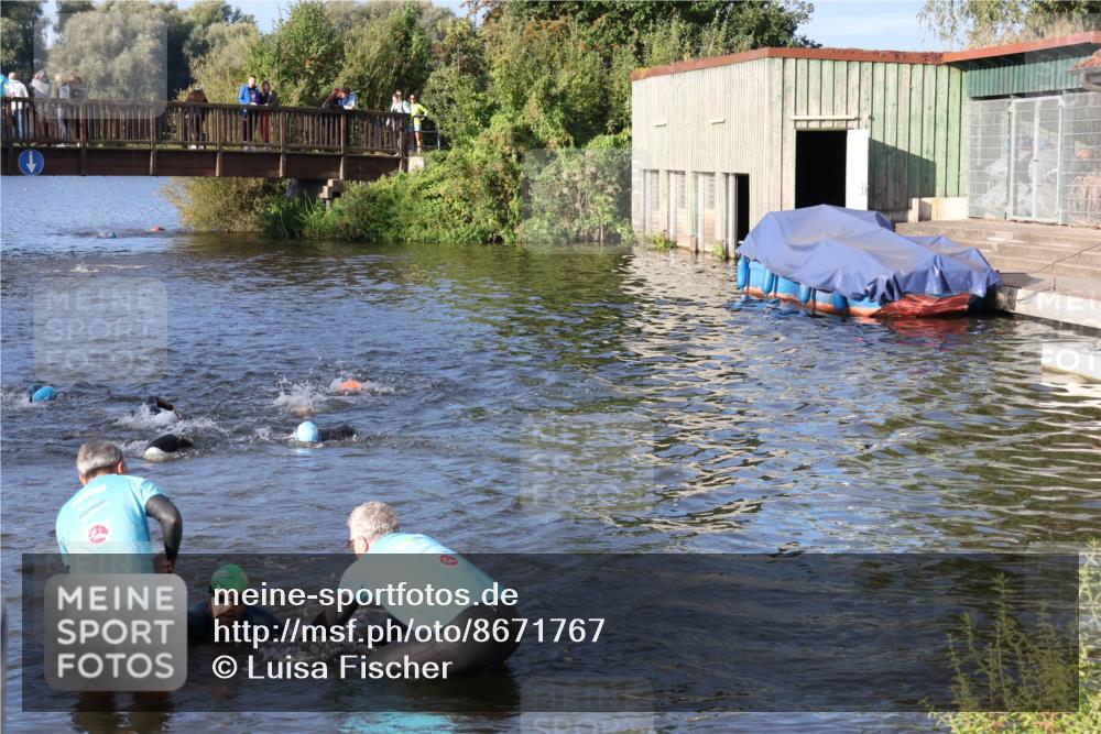 31.08.2025 - Elbe Triathlon Hamburg Luisa Fischer http://msf.ph/oto/8671767 31.08.2025 08:32:30 Schwimmen 225 meine-sportfotos.de