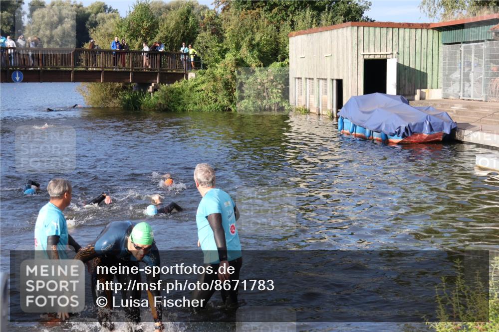31.08.2025 - Elbe Triathlon Hamburg Luisa Fischer http://msf.ph/oto/8671783 31.08.2025 08:32:32 Schwimmen 225, 234 meine-sportfotos.de