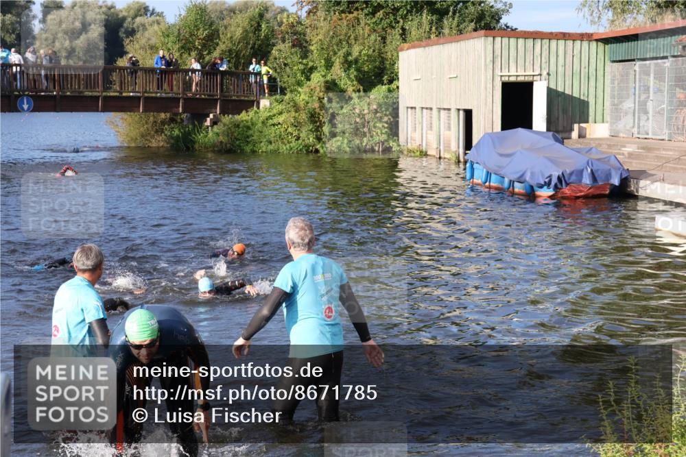31.08.2025 - Elbe Triathlon Hamburg Luisa Fischer http://msf.ph/oto/8671785 31.08.2025 08:32:32 Schwimmen 225, 234 meine-sportfotos.de