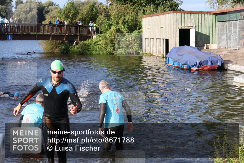 31.08.2025 - Elbe Triathlon Hamburg Luisa Fischer http://msf.ph/oto/8671788 31.08.2025 08:32:33 Schwimmen 225, 234 meine-sportfotos.de