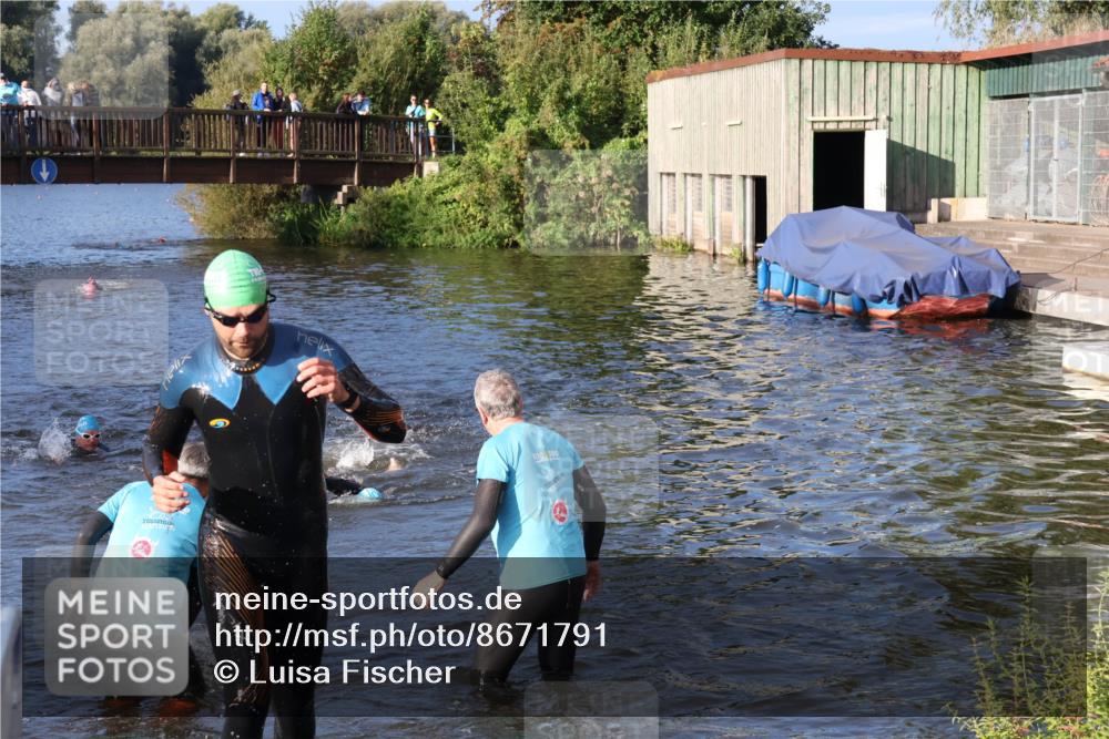 31.08.2025 - Elbe Triathlon Hamburg Luisa Fischer http://msf.ph/oto/8671791 31.08.2025 08:32:33 Schwimmen 225, 234 meine-sportfotos.de