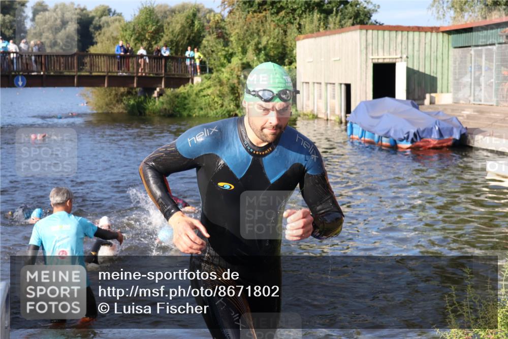 31.08.2025 - Elbe Triathlon Hamburg Luisa Fischer http://msf.ph/oto/8671802 31.08.2025 08:32:35 Schwimmen 225, 231, 234, 237 meine-sportfotos.de