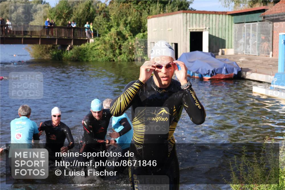 31.08.2025 - Elbe Triathlon Hamburg Luisa Fischer http://msf.ph/oto/8671846 31.08.2025 08:32:41 Schwimmen 181, 215, 231, 234, 237 meine-sportfotos.de