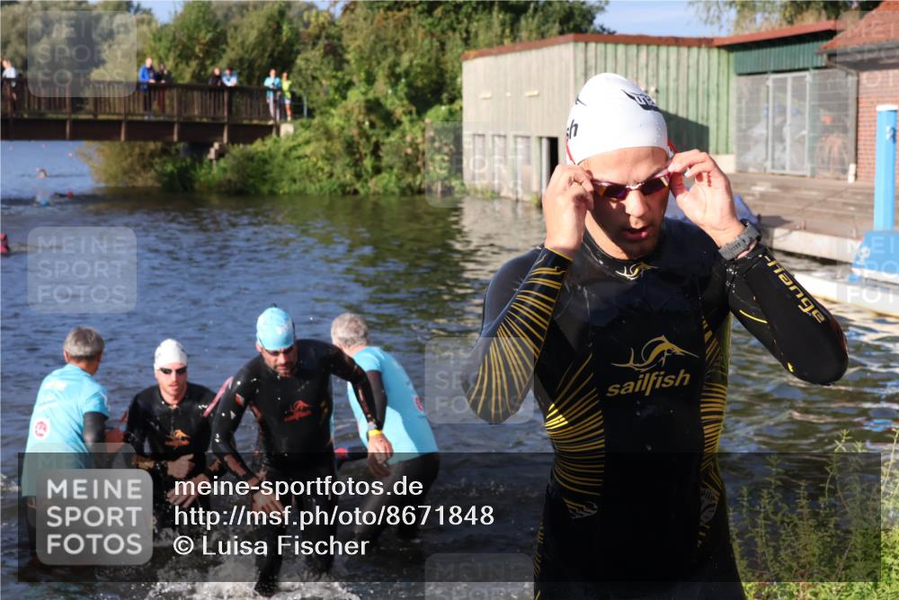 31.08.2025 - Elbe Triathlon Hamburg Luisa Fischer http://msf.ph/oto/8671848 31.08.2025 08:32:42 Schwimmen 181, 215, 231, 234, 237 meine-sportfotos.de