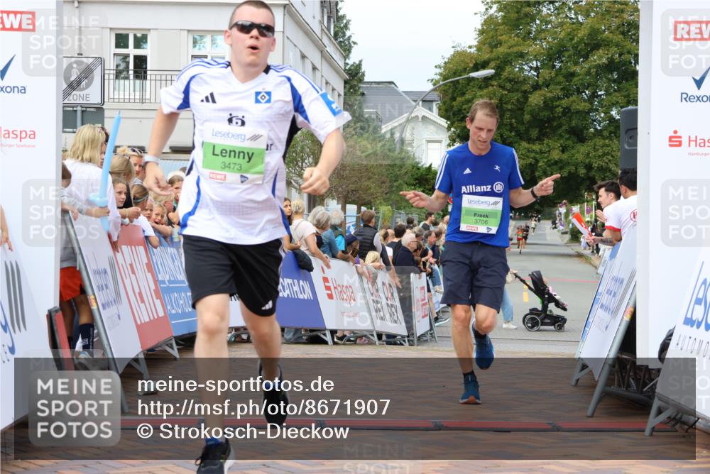31.08.2025 - 21. Blankeneser Heldenlauf Strokosch-Dieckow http://msf.ph/oto/8671907 31.08.2025 10:52:49 Ziel 3706, 3473 meine-sportfotos.de