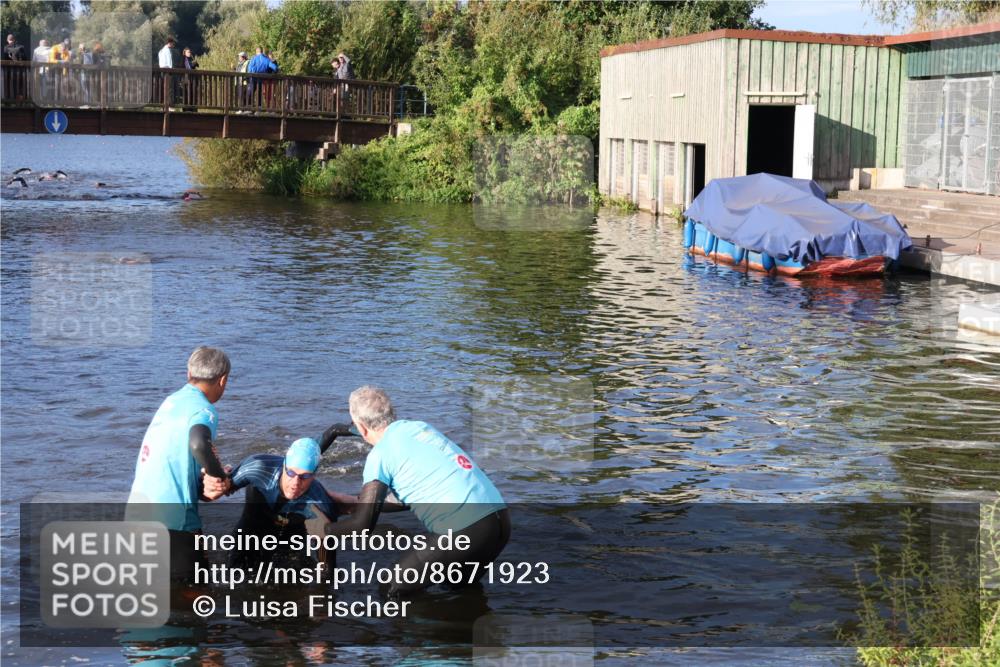 31.08.2025 - Elbe Triathlon Hamburg Luisa Fischer http://msf.ph/oto/8671923 31.08.2025 08:33:31 Schwimmen 195, 198 meine-sportfotos.de
