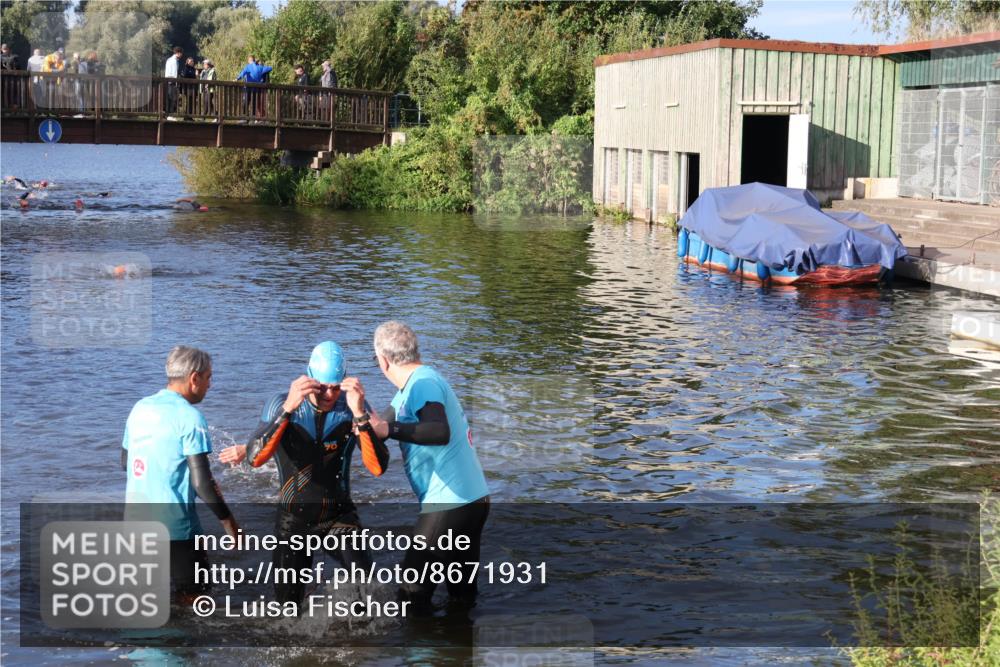 31.08.2025 - Elbe Triathlon Hamburg Luisa Fischer http://msf.ph/oto/8671931 31.08.2025 08:33:32 Schwimmen 195, 198 meine-sportfotos.de