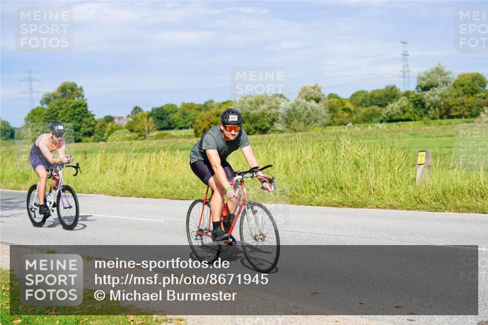 31.08.2025 - Elbe Triathlon Hamburg Michael Burmester http://msf.ph/oto/8671945 31.08.2025 10:03:58 Radfahren 422, 528, 577, 781, 856 meine-sportfotos.de