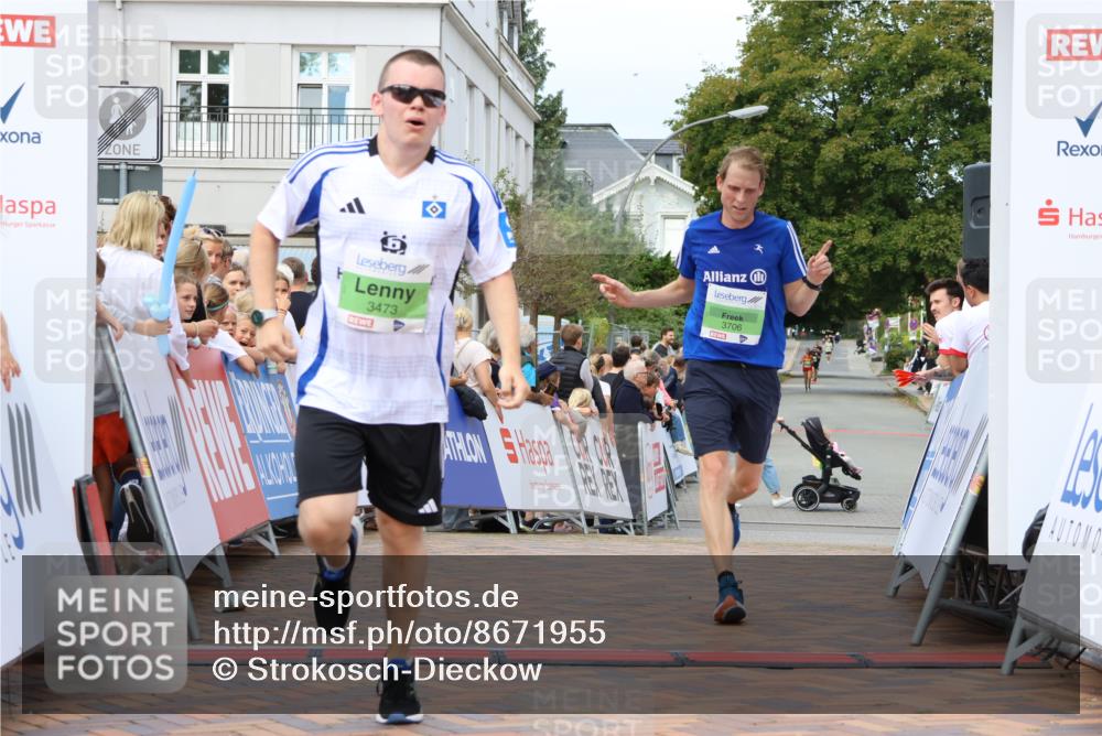 31.08.2025 - 21. Blankeneser Heldenlauf Strokosch-Dieckow http://msf.ph/oto/8671955 31.08.2025 10:52:49 Ziel 3706, 3473 meine-sportfotos.de