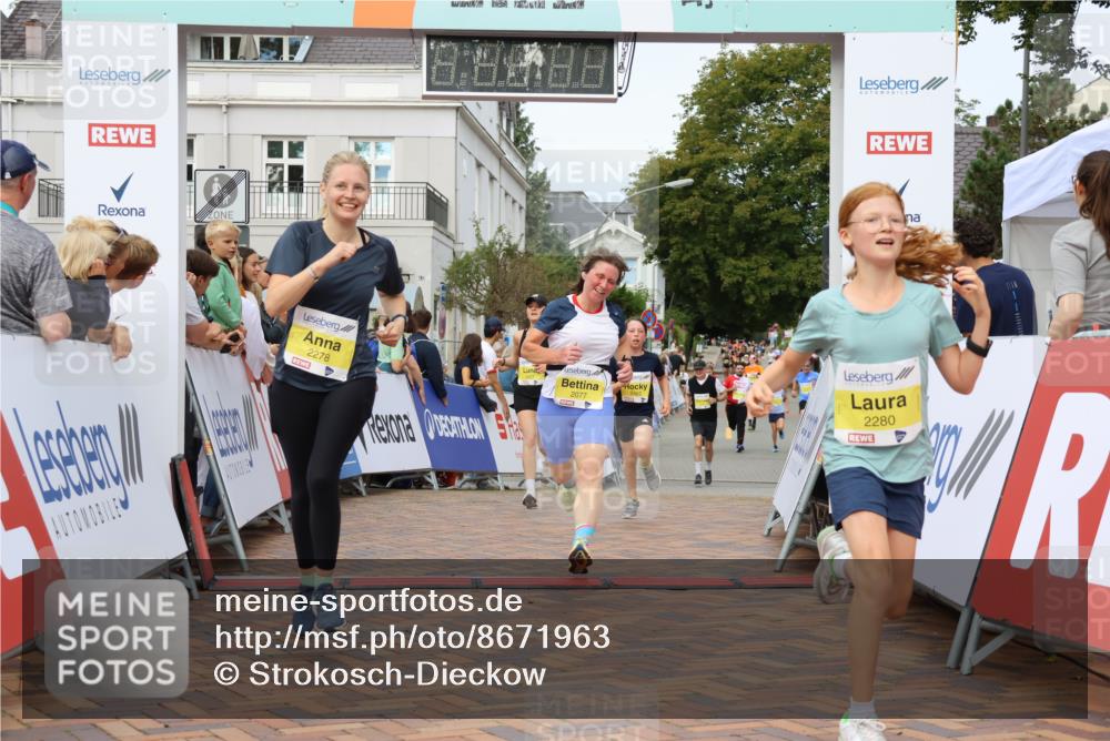 31.08.2025 - 21. Blankeneser Heldenlauf Strokosch-Dieckow http://msf.ph/oto/8671963 31.08.2025 10:31:50 Ziel 2077, 2407, 2280, 2462, 2340, 2278 meine-sportfotos.de