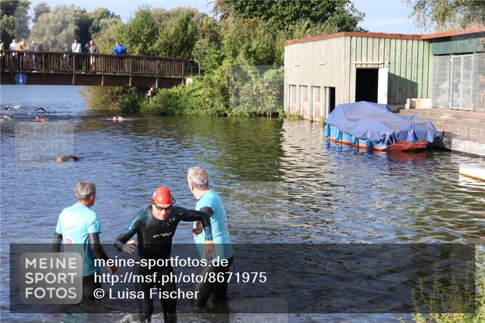 31.08.2025 - Elbe Triathlon Hamburg Luisa Fischer http://msf.ph/oto/8671975 31.08.2025 08:33:37 Schwimmen 195, 198 meine-sportfotos.de