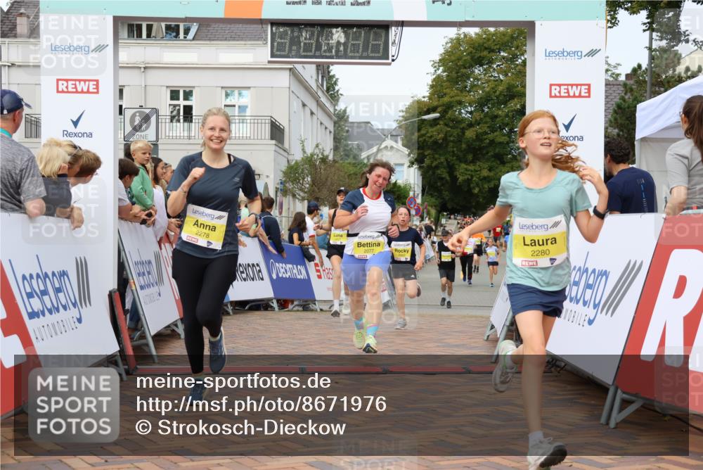 31.08.2025 - 21. Blankeneser Heldenlauf Strokosch-Dieckow http://msf.ph/oto/8671976 31.08.2025 10:31:49 Ziel 2077, 2407, 2280, 2462, 2340, 2278 meine-sportfotos.de