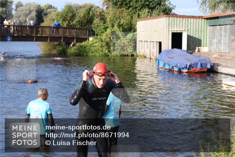 31.08.2025 - Elbe Triathlon Hamburg Luisa Fischer http://msf.ph/oto/8671994 31.08.2025 08:33:40 Schwimmen 195 meine-sportfotos.de