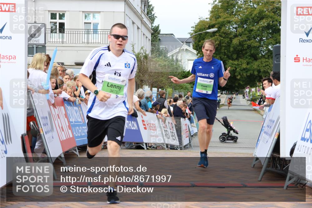 31.08.2025 - 21. Blankeneser Heldenlauf Strokosch-Dieckow http://msf.ph/oto/8671997 31.08.2025 10:52:48 Ziel 3706, 3473 meine-sportfotos.de