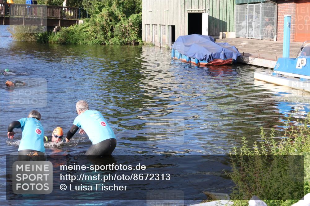 31.08.2025 - Elbe Triathlon Hamburg Luisa Fischer http://msf.ph/oto/8672313 31.08.2025 08:35:31 Schwimmen 184 meine-sportfotos.de