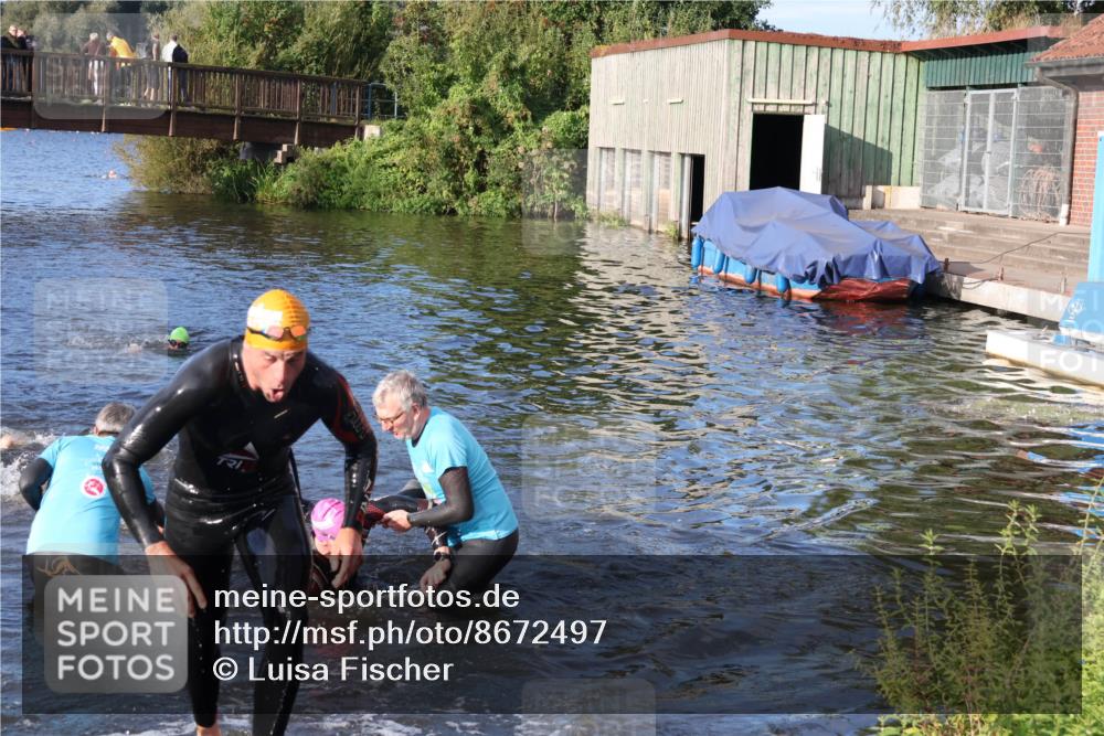 31.08.2025 - Elbe Triathlon Hamburg Luisa Fischer http://msf.ph/oto/8672497 31.08.2025 08:36:56 Schwimmen 165, 170, 353, 355 meine-sportfotos.de