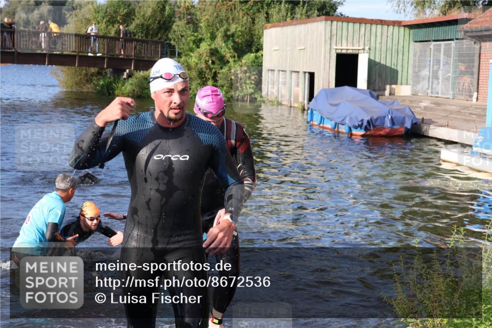 31.08.2025 - Elbe Triathlon Hamburg Luisa Fischer http://msf.ph/oto/8672536 31.08.2025 08:37:01 Schwimmen 165, 170, 353, 355 meine-sportfotos.de