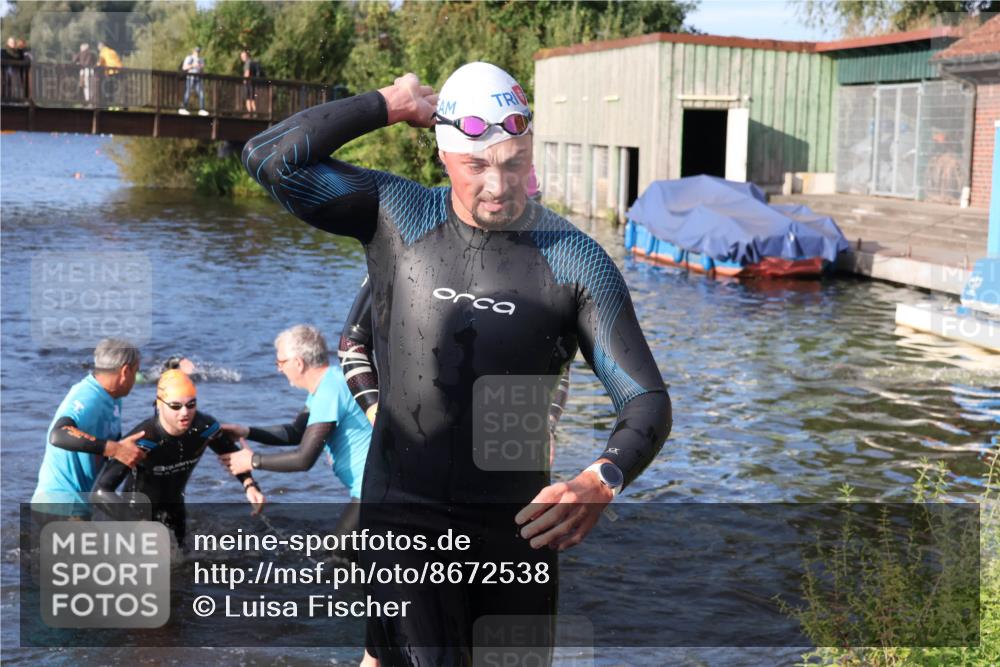 31.08.2025 - Elbe Triathlon Hamburg Luisa Fischer http://msf.ph/oto/8672538 31.08.2025 08:37:01 Schwimmen 165, 170, 353, 355 meine-sportfotos.de