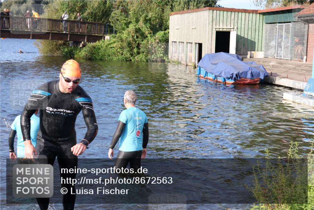 31.08.2025 - Elbe Triathlon Hamburg Luisa Fischer http://msf.ph/oto/8672563 31.08.2025 08:37:04 Schwimmen 165, 170, 221, 355 meine-sportfotos.de