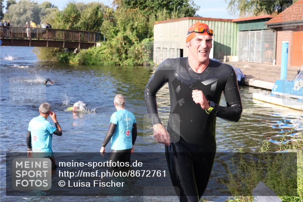 31.08.2025 - Elbe Triathlon Hamburg Luisa Fischer http://msf.ph/oto/8672761 31.08.2025 08:38:59 Schwimmen 214 meine-sportfotos.de