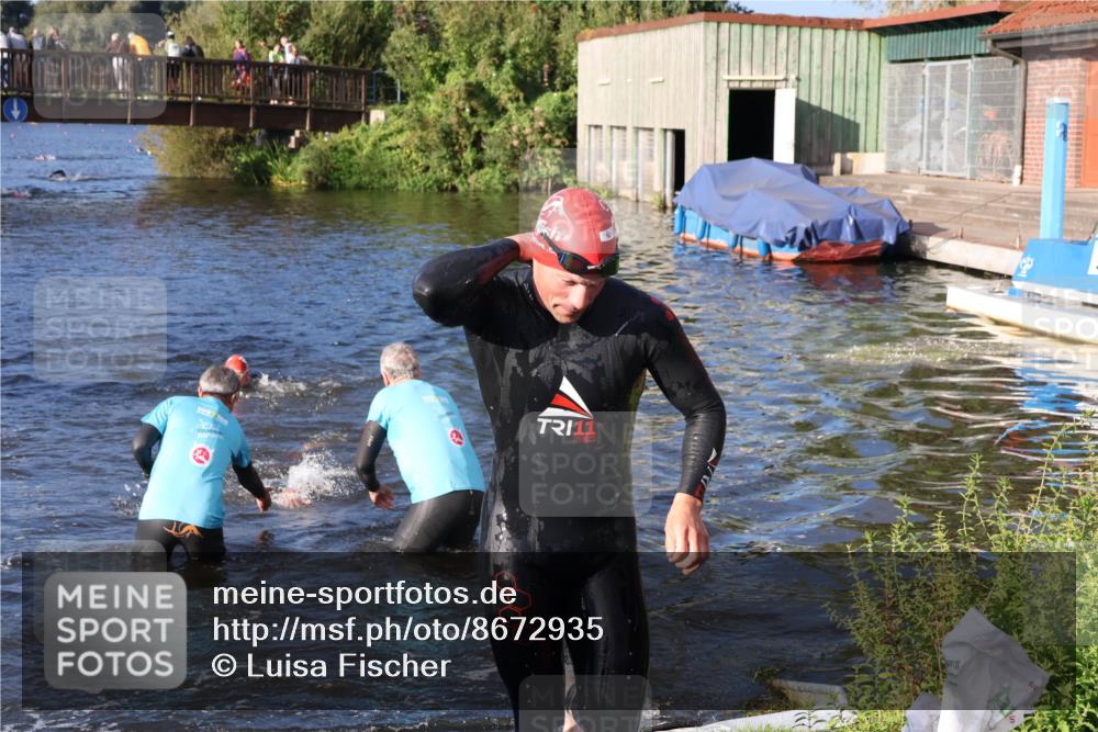 31.08.2025 - Elbe Triathlon Hamburg Luisa Fischer http://msf.ph/oto/8672935 31.08.2025 08:39:59 Schwimmen 244, 333, 354 meine-sportfotos.de