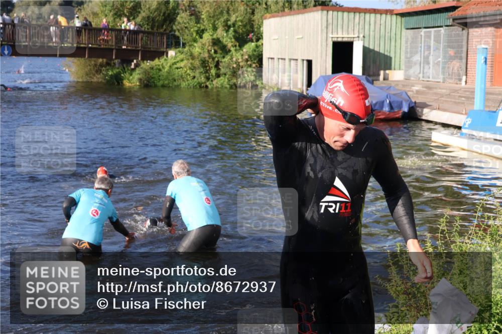 31.08.2025 - Elbe Triathlon Hamburg Luisa Fischer http://msf.ph/oto/8672937 31.08.2025 08:39:59 Schwimmen 244, 333, 354 meine-sportfotos.de