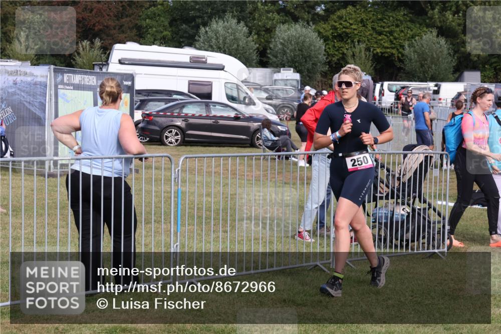 31.08.2025 - Elbe Triathlon Hamburg Luisa Fischer http://msf.ph/oto/8672966 31.08.2025 10:06:18 Laufen 250 meine-sportfotos.de