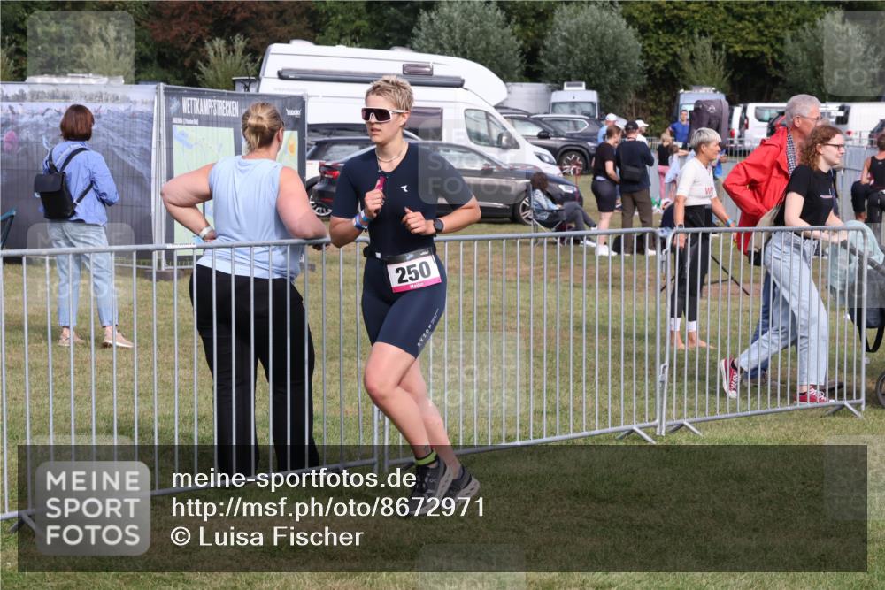 31.08.2025 - Elbe Triathlon Hamburg Luisa Fischer http://msf.ph/oto/8672971 31.08.2025 10:06:18 Laufen 250 meine-sportfotos.de