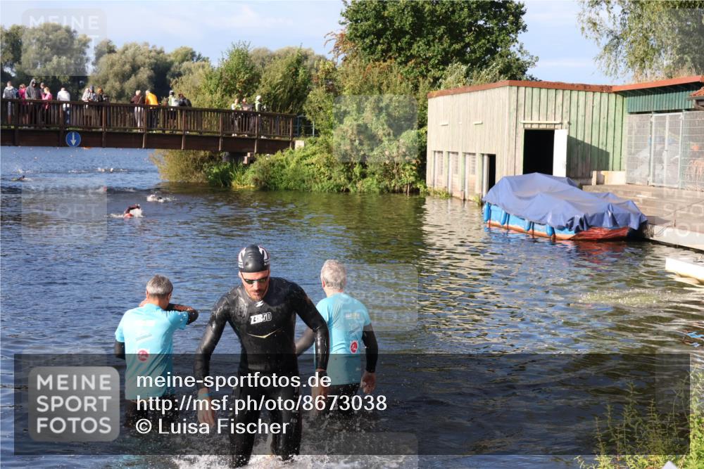 31.08.2025 - Elbe Triathlon Hamburg Luisa Fischer http://msf.ph/oto/8673038 31.08.2025 08:40:54 Schwimmen 342 meine-sportfotos.de