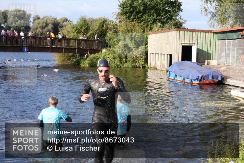 31.08.2025 - Elbe Triathlon Hamburg Luisa Fischer http://msf.ph/oto/8673043 31.08.2025 08:40:55 Schwimmen 342 meine-sportfotos.de