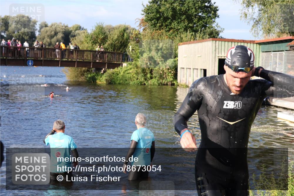 31.08.2025 - Elbe Triathlon Hamburg Luisa Fischer http://msf.ph/oto/8673054 31.08.2025 08:40:56 Schwimmen 342 meine-sportfotos.de