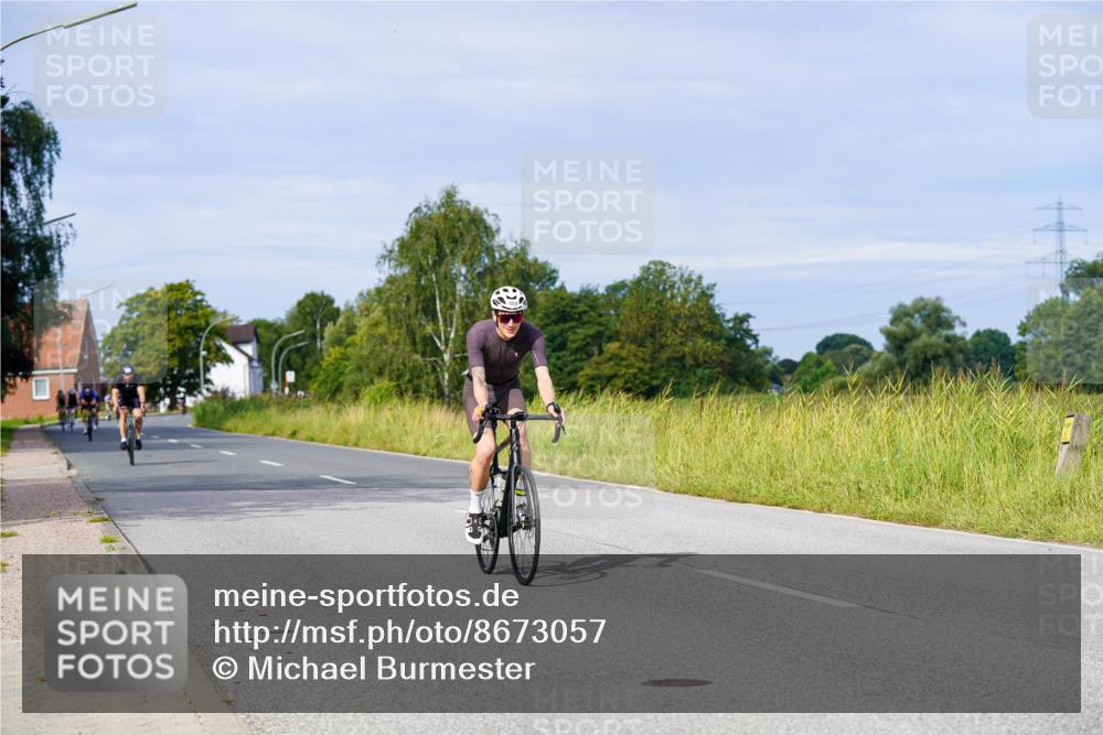 31.08.2025 - Elbe Triathlon Hamburg Michael Burmester http://msf.ph/oto/8673057 31.08.2025 10:10:15 Radfahren 459, 590, 652, 699, 789 meine-sportfotos.de
