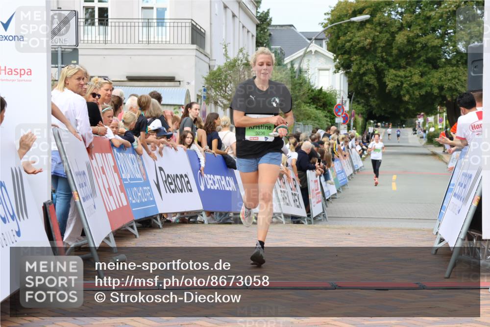 31.08.2025 - 21. Blankeneser Heldenlauf Strokosch-Dieckow http://msf.ph/oto/8673058 31.08.2025 10:52:11 Ziel 3236 meine-sportfotos.de