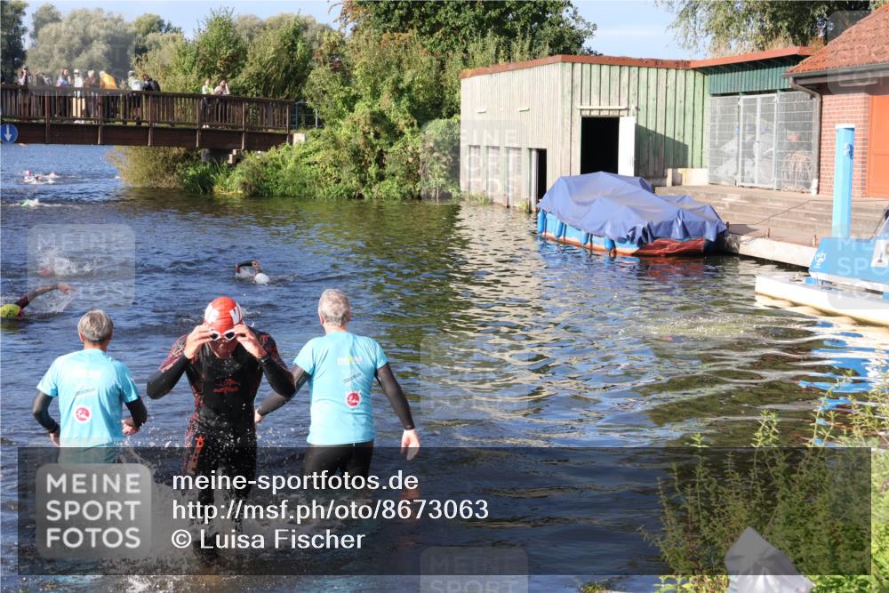 31.08.2025 - Elbe Triathlon Hamburg Luisa Fischer http://msf.ph/oto/8673063 31.08.2025 08:41:24 Schwimmen 382 meine-sportfotos.de
