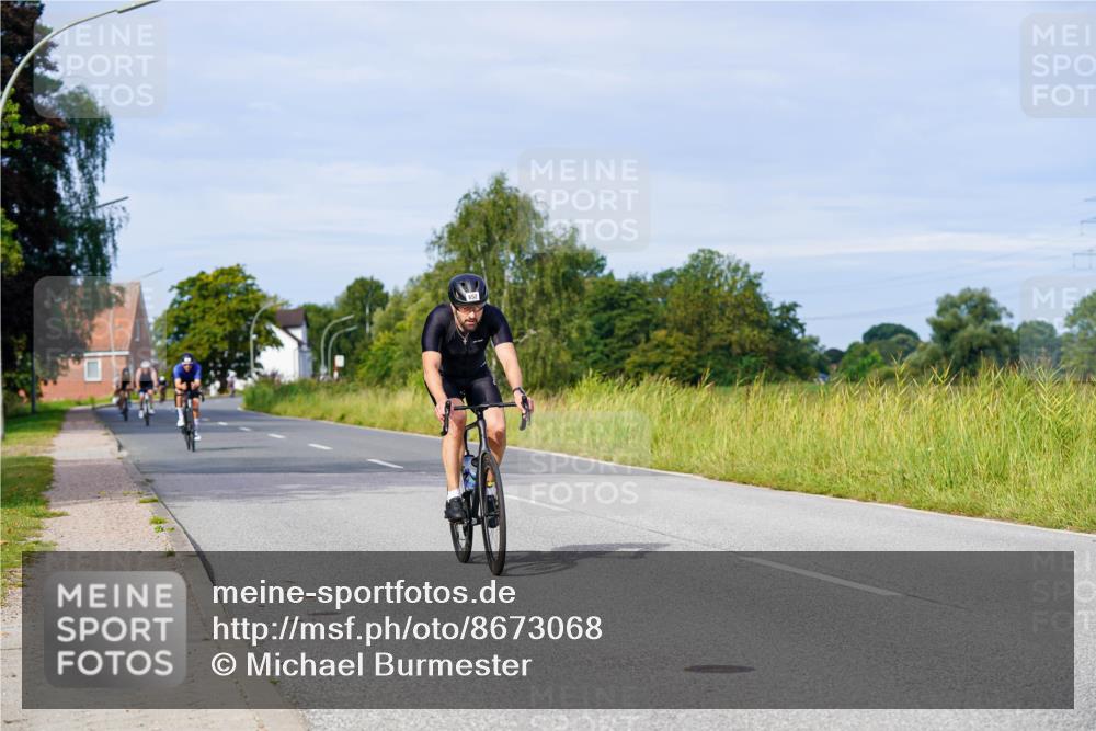 31.08.2025 - Elbe Triathlon Hamburg Michael Burmester http://msf.ph/oto/8673068 31.08.2025 10:10:18 Radfahren 459, 590, 652, 699, 716, 910 meine-sportfotos.de
