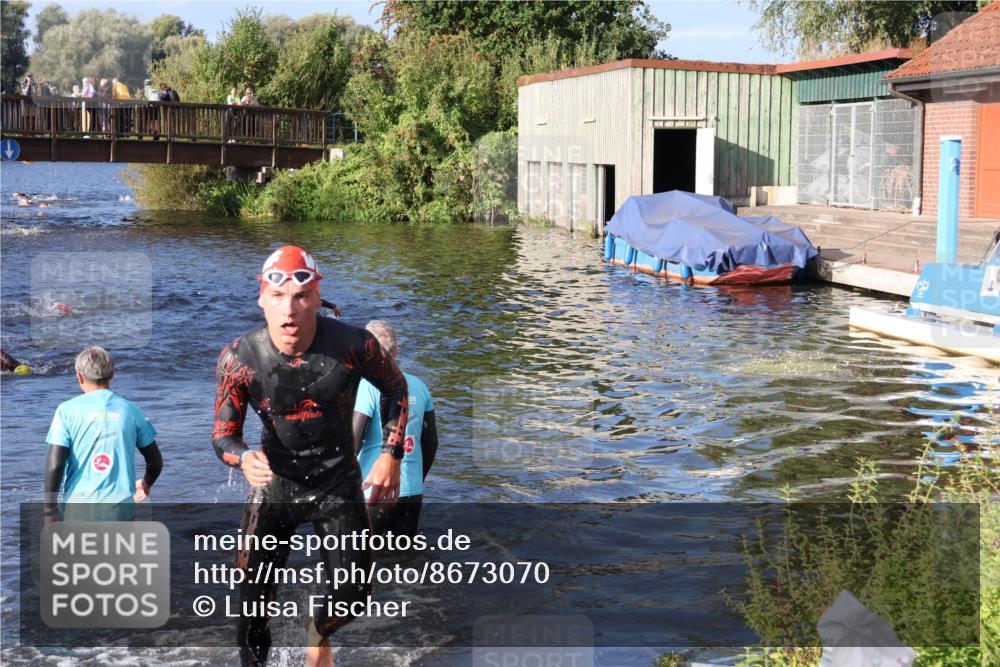 31.08.2025 - Elbe Triathlon Hamburg Luisa Fischer http://msf.ph/oto/8673070 31.08.2025 08:41:25 Schwimmen 382 meine-sportfotos.de