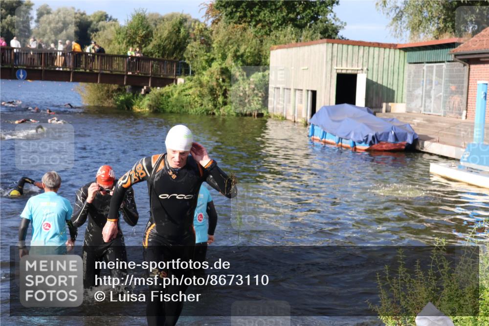 31.08.2025 - Elbe Triathlon Hamburg Luisa Fischer http://msf.ph/oto/8673110 31.08.2025 08:41:44 Schwimmen 332, 340 meine-sportfotos.de