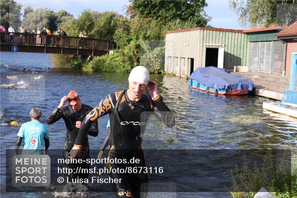31.08.2025 - Elbe Triathlon Hamburg Luisa Fischer http://msf.ph/oto/8673116 31.08.2025 08:41:45 Schwimmen 332, 340 meine-sportfotos.de