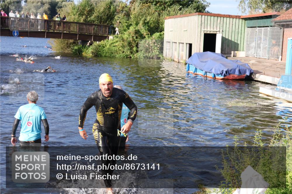 31.08.2025 - Elbe Triathlon Hamburg Luisa Fischer http://msf.ph/oto/8673141 31.08.2025 08:41:55 Schwimmen 325 meine-sportfotos.de