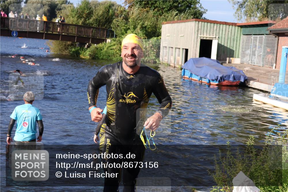 31.08.2025 - Elbe Triathlon Hamburg Luisa Fischer http://msf.ph/oto/8673156 31.08.2025 08:41:57 Schwimmen 325 meine-sportfotos.de