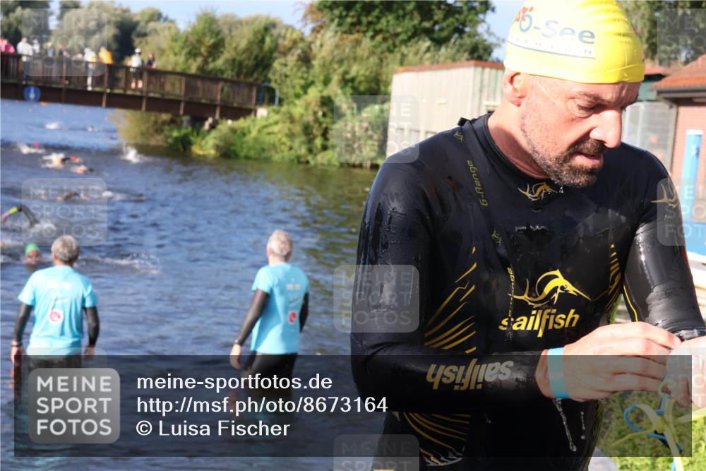 31.08.2025 - Elbe Triathlon Hamburg Luisa Fischer http://msf.ph/oto/8673164 31.08.2025 08:41:58 Schwimmen 325 meine-sportfotos.de