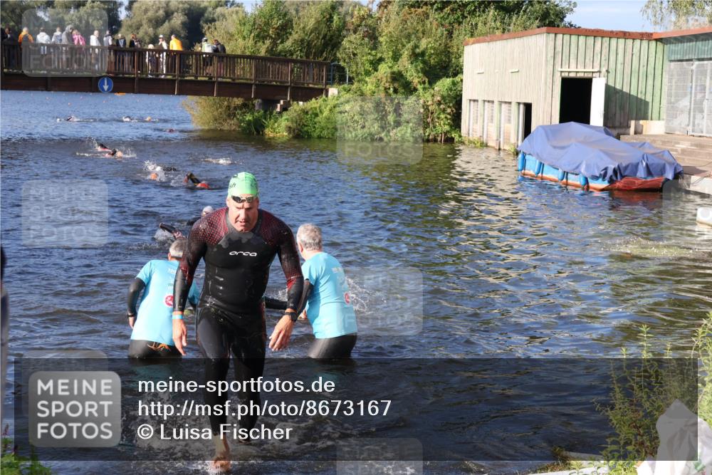 31.08.2025 - Elbe Triathlon Hamburg Luisa Fischer http://msf.ph/oto/8673167 31.08.2025 08:42:08 Schwimmen 343, 364 meine-sportfotos.de
