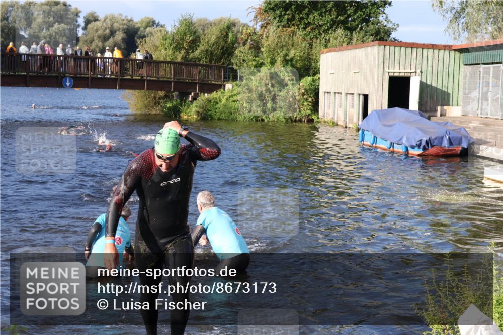 31.08.2025 - Elbe Triathlon Hamburg Luisa Fischer http://msf.ph/oto/8673173 31.08.2025 08:42:09 Schwimmen 300, 343, 364 meine-sportfotos.de