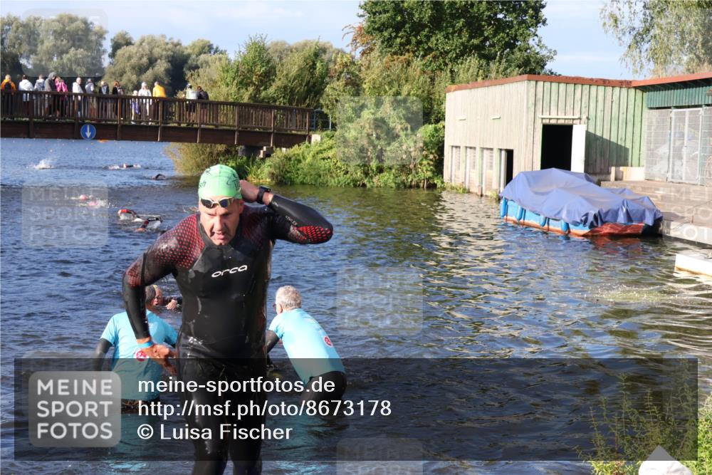 31.08.2025 - Elbe Triathlon Hamburg Luisa Fischer http://msf.ph/oto/8673178 31.08.2025 08:42:10 Schwimmen 300, 343, 364 meine-sportfotos.de